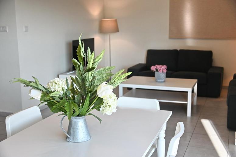 Edessis Beach House Limassol Extérieur photo